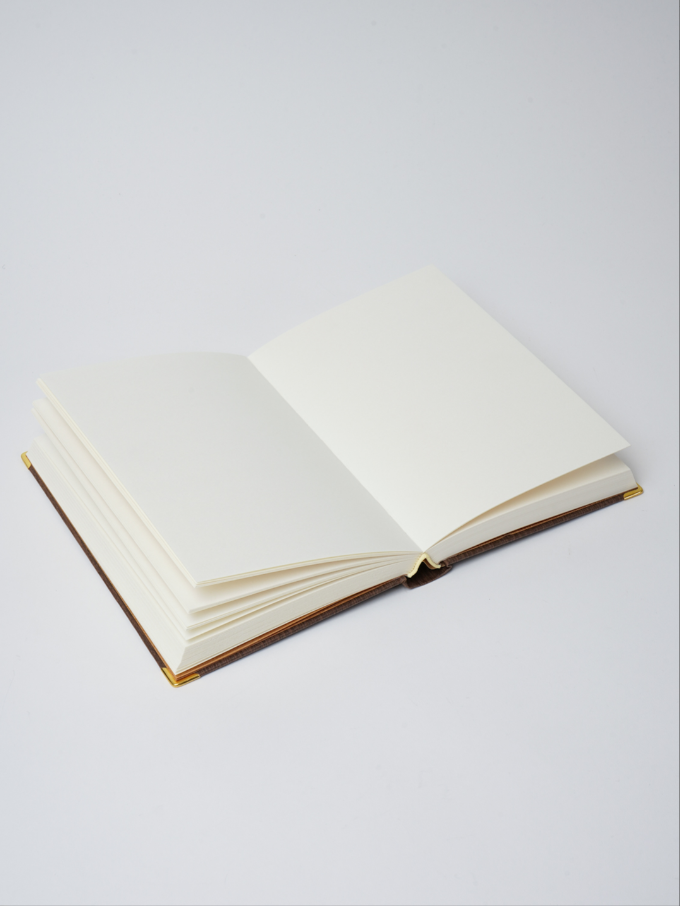 Sketchbook notebook for art and design, with thick white sheets, A5 – 160 sheets