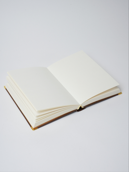 Sketchbook notebook for art and design, with thick white sheets, A5 – 160 sheets